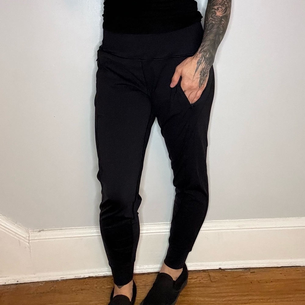 Black Athleta joggers size xs